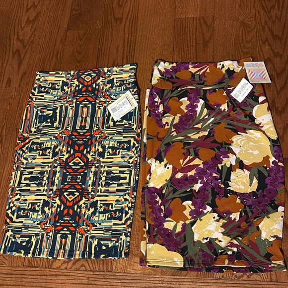 Lularoe NWT Cassie pencil skirt bundle 2 floral /geometric pull on wide waist XS - Picture 1 of 10